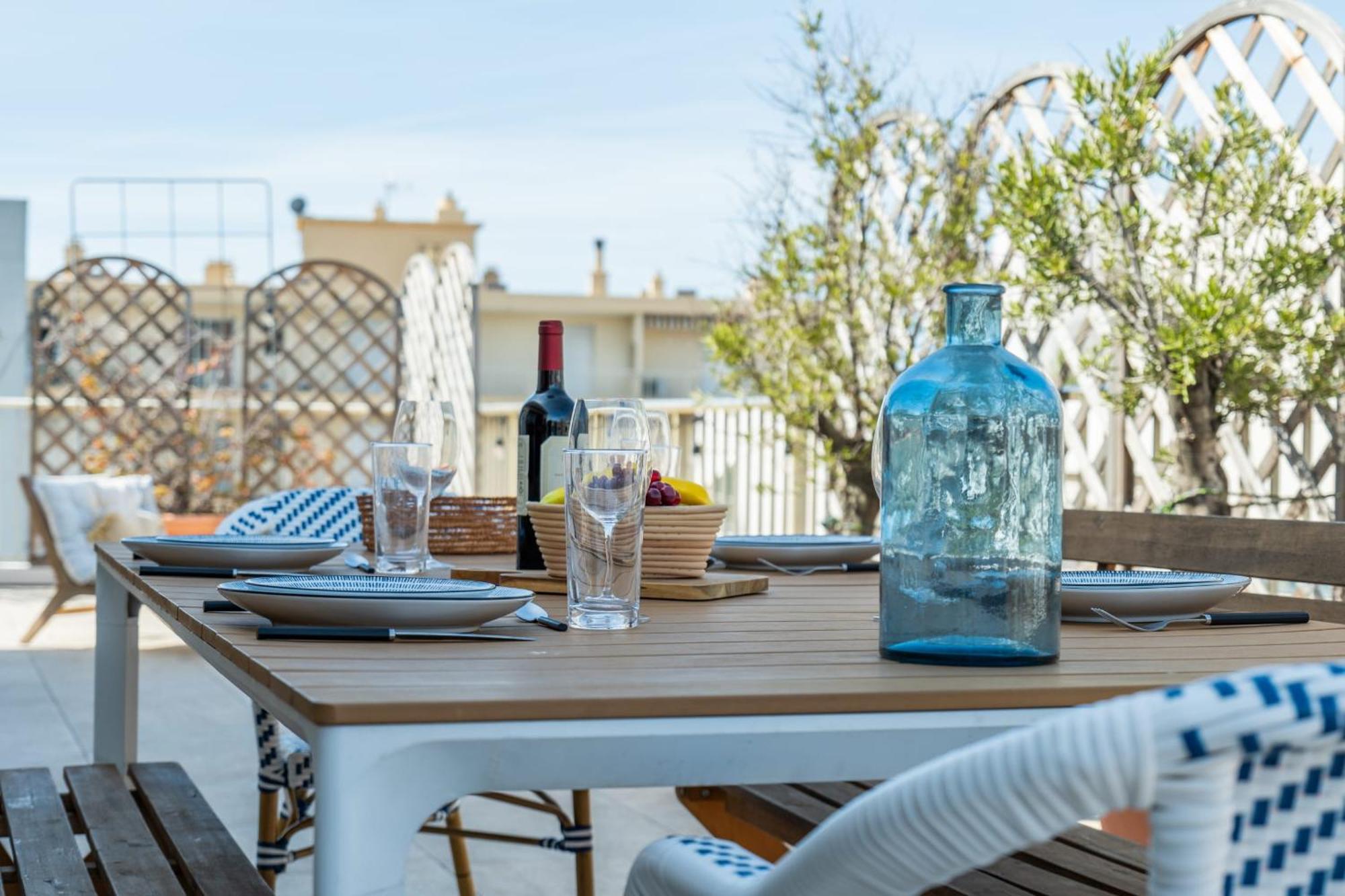 2-br Rooftop In Palm 2-min Walk To Beaches Appartement
