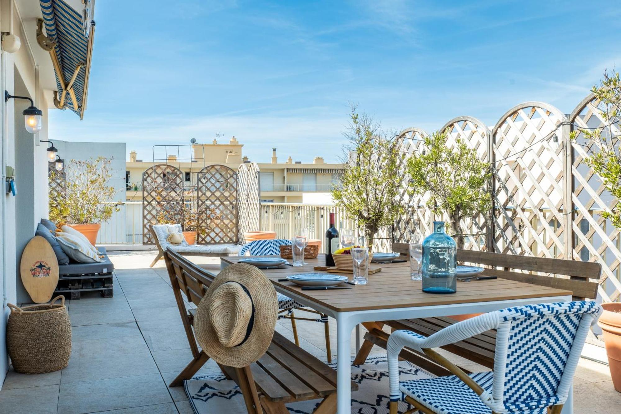 2-br Rooftop In Palm 2-min Walk To Beaches *
