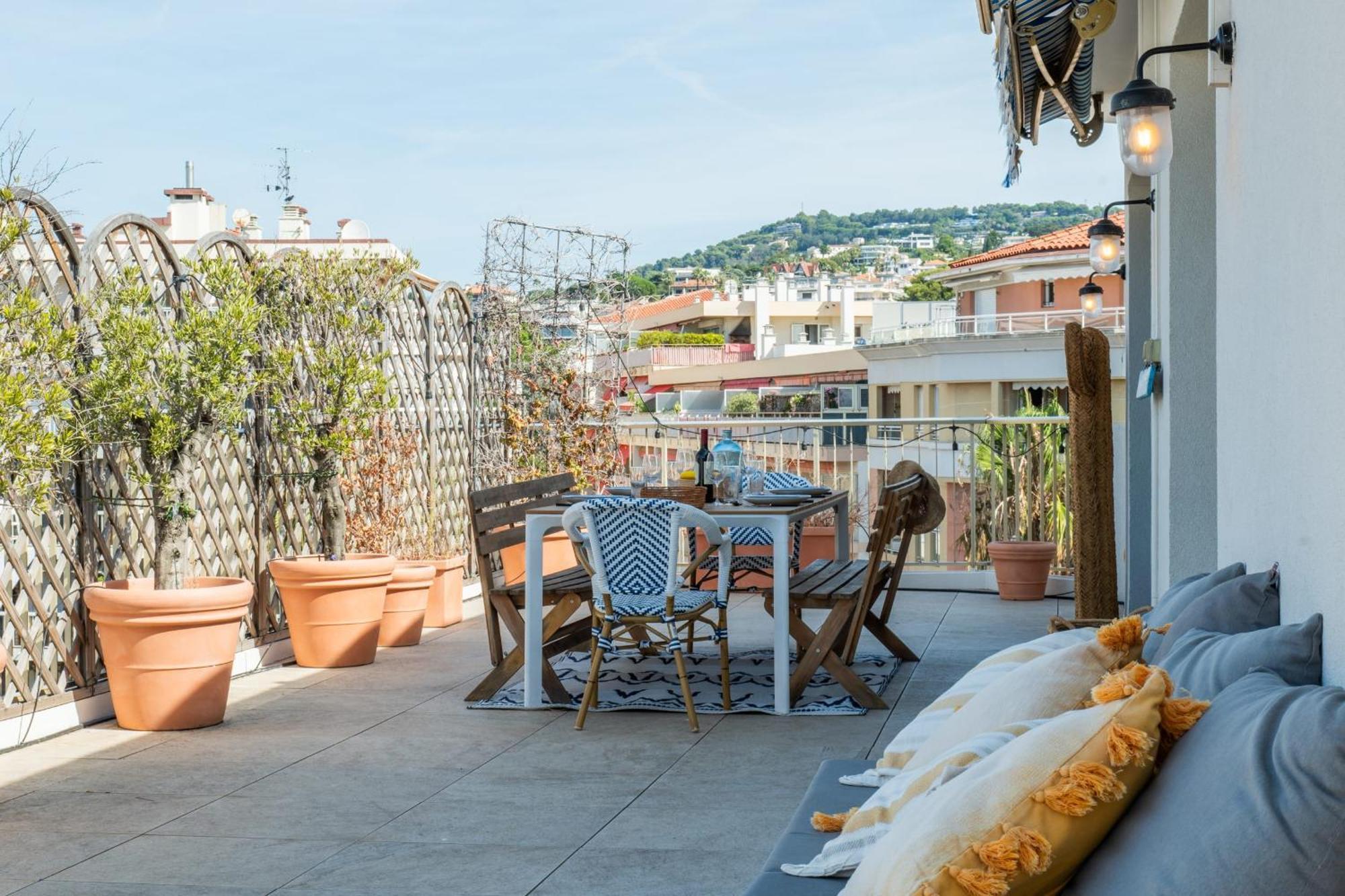 2-br Rooftop In Palm 2-min Walk To Beaches Appartamento Cannes
