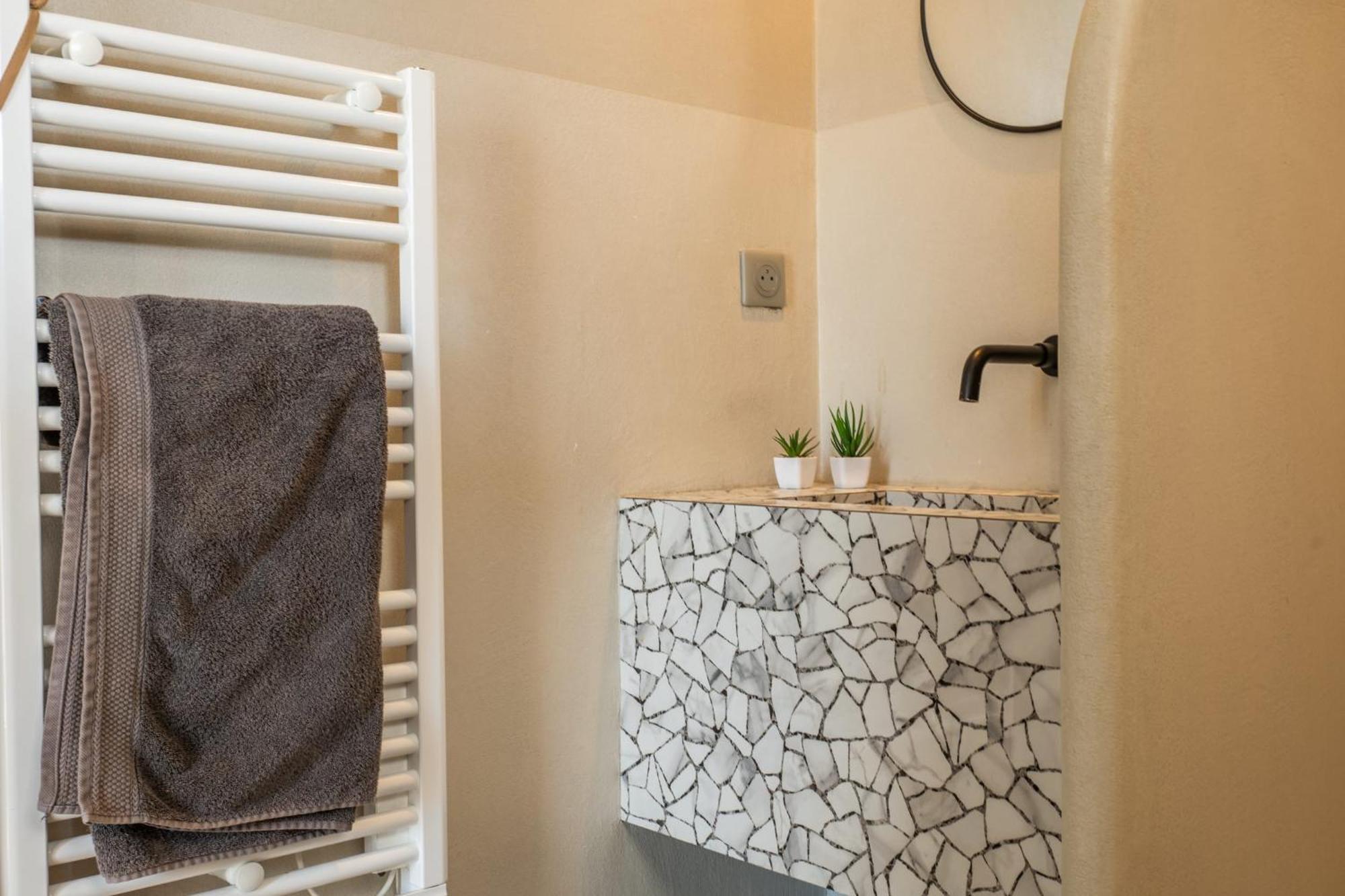 2-br Rooftop In Palm 2-min Walk To Beaches
