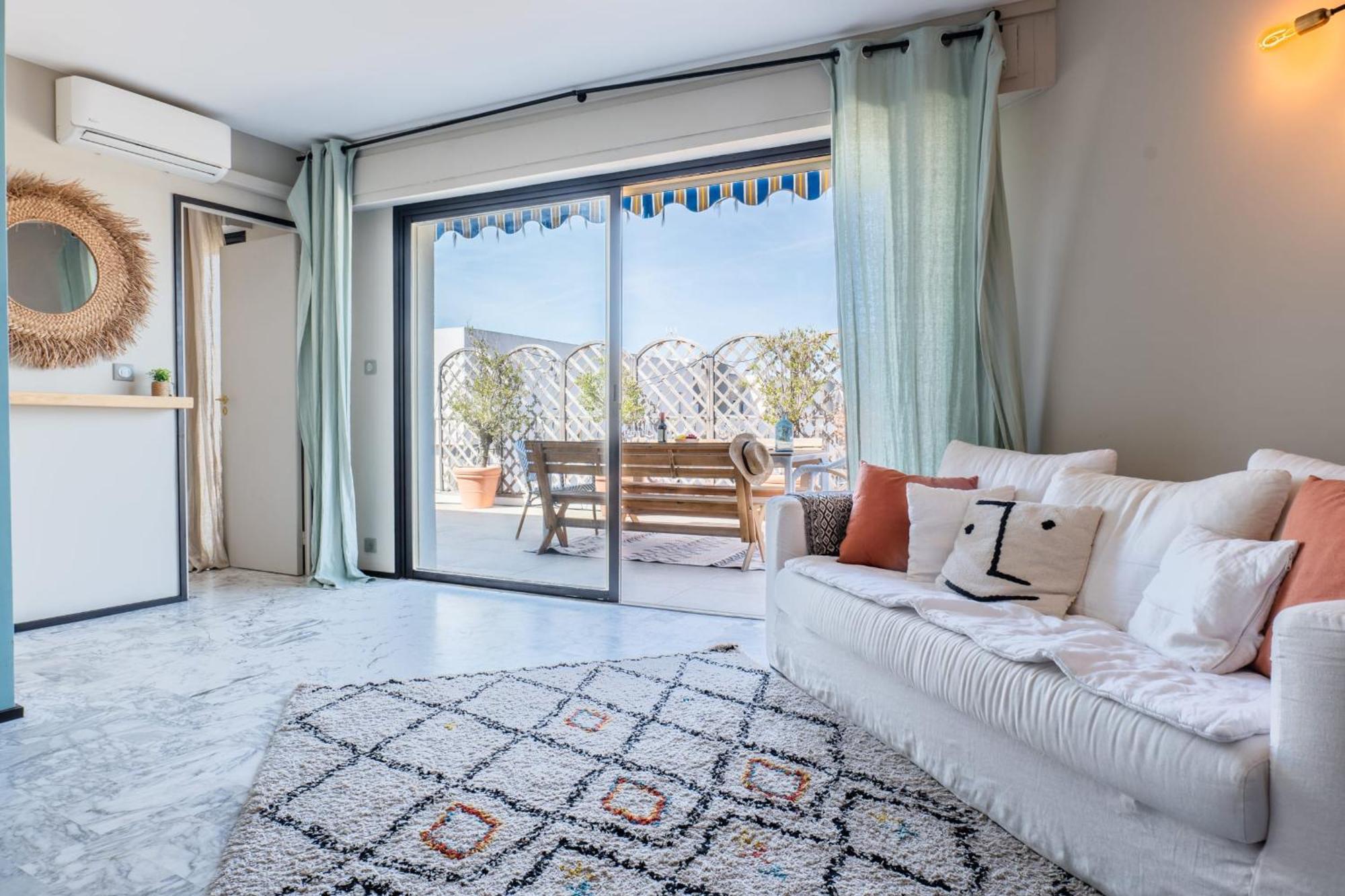 2-br Rooftop In Palm 2-min Walk To Beaches * Cannes